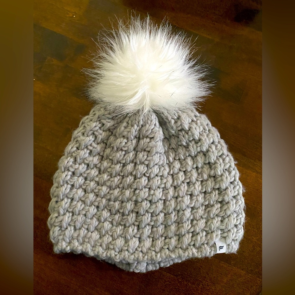 Women’s Beanie with white Pom
